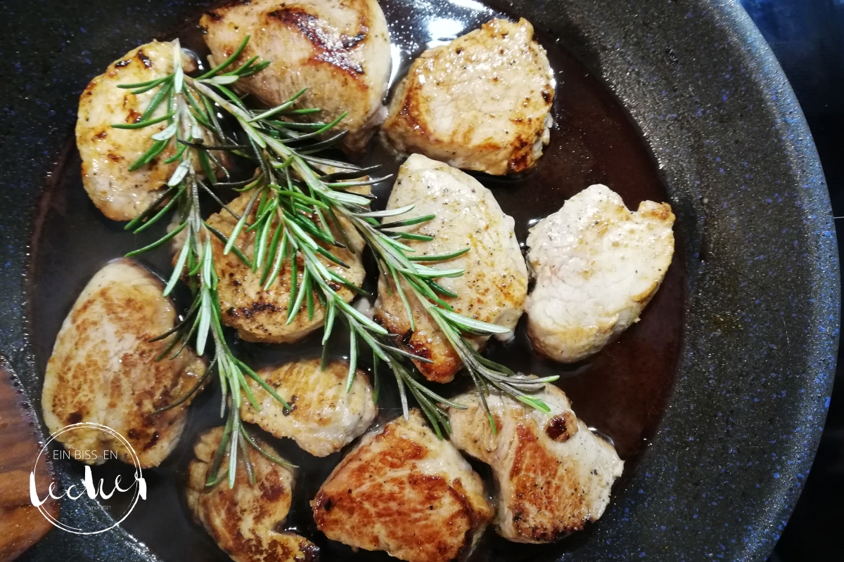 Schweinefilet mit Rotwein-Ingwer-Soße - einbissenlecker.de