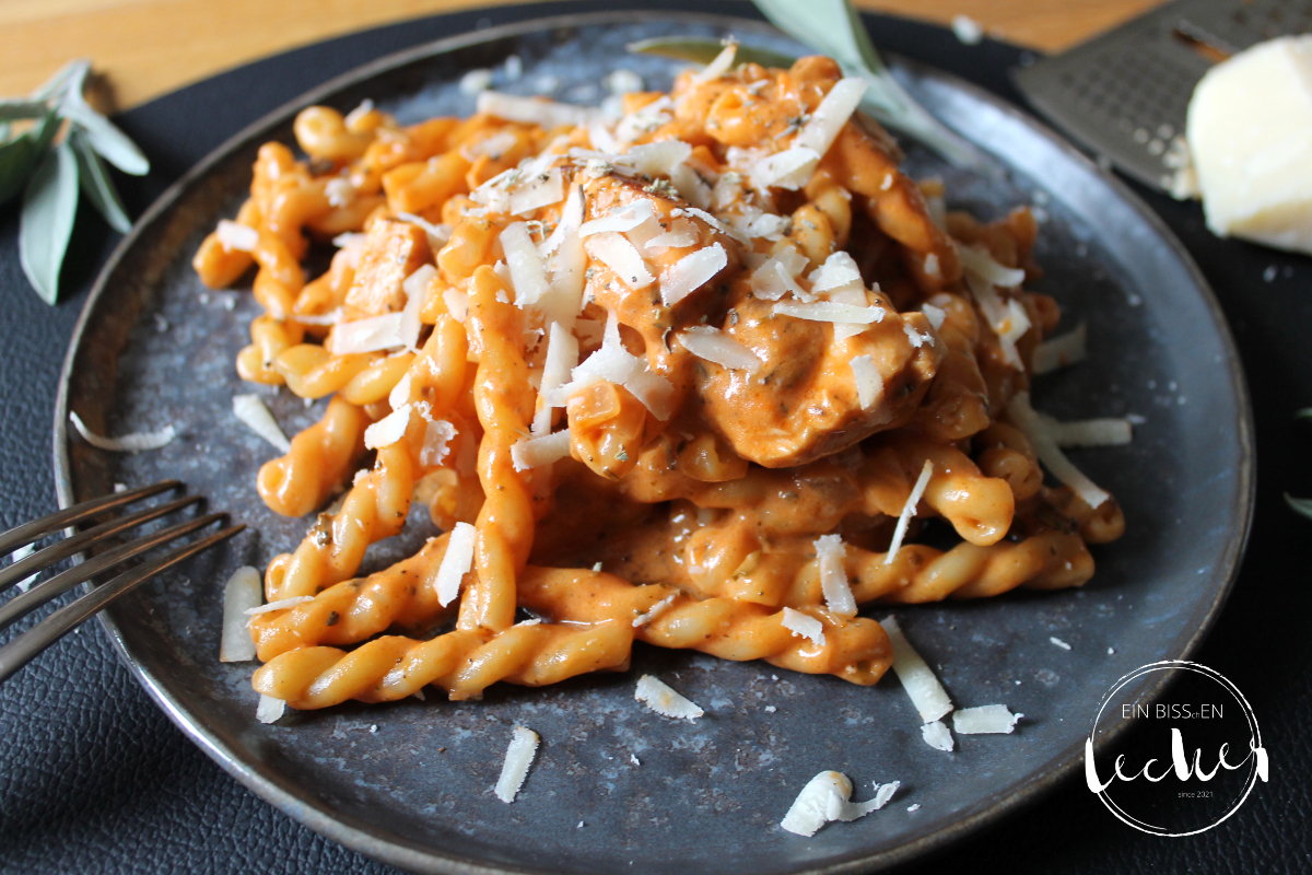 Pasta mit Lachs und Wermut - ein Rezept von einbissenlecker.de