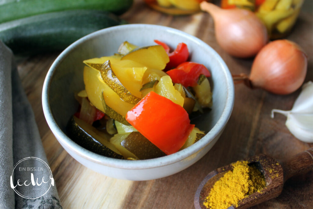 Eingelegte Zucchini - ein Rezept von einbissenlecker.de