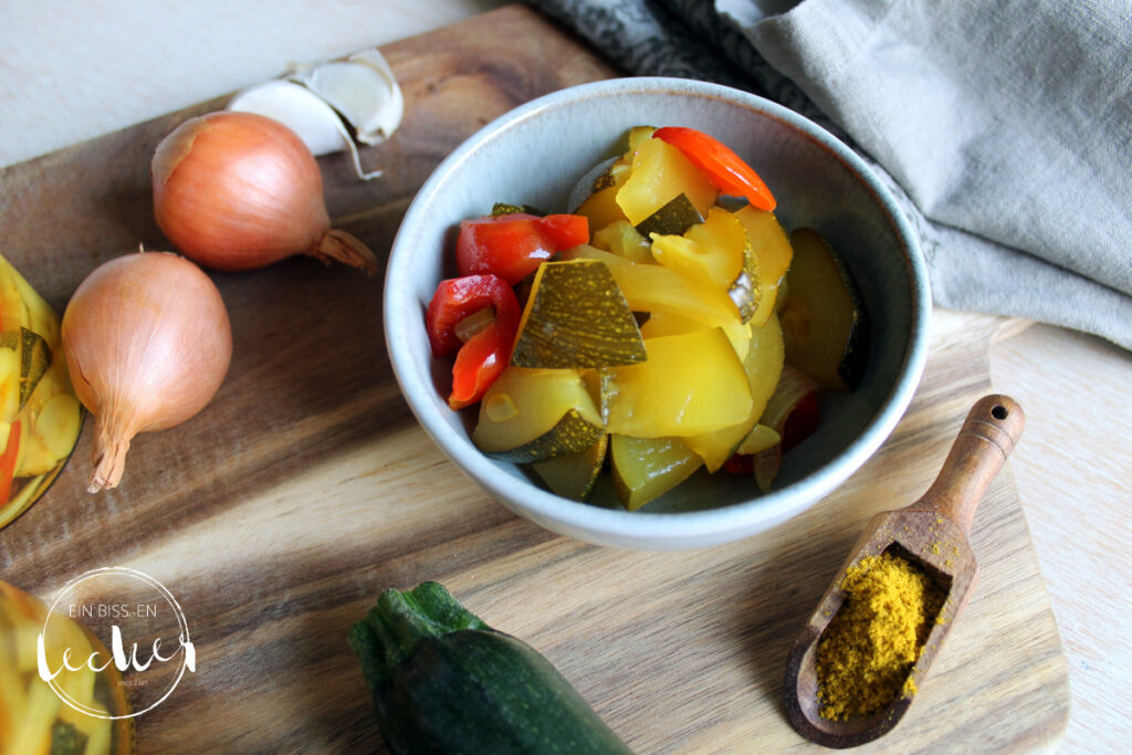 Eingelegte Zucchini - ein Rezept von einbissenlecker.de