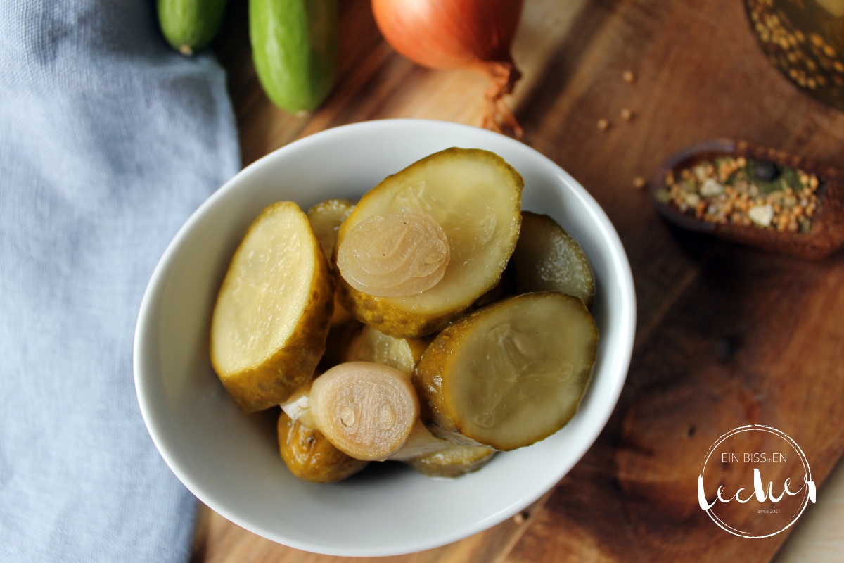 Eingelegte Gurken süß-sauer - ein Rezept von einbissenlecker.de